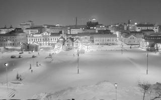雪に埋もれたオウル広場