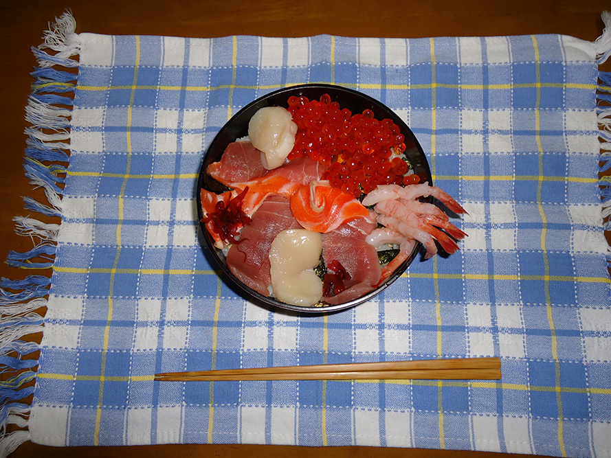 イクラたっぷり“海鮮丼”