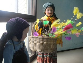 春を迎える柳の小枝