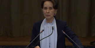 国際法廷で答弁するスーチー国家顧問